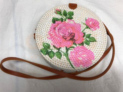 Rotan damestas wit - bloemen, 20 cm rond, met schouderband
