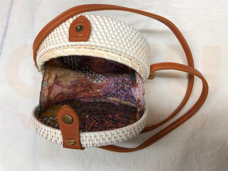 Rotan damestas wit, 18 cm rond, met schouderband