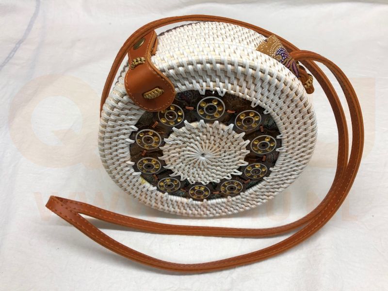 Rotan damestas wit - bruin, 18 cm rond, met schouderband