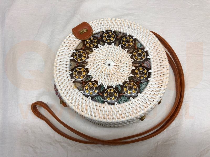 Rotan damestas wit - bruin, 18 cm rond, met schouderband
