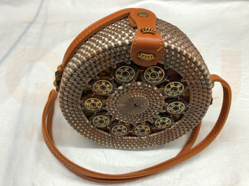 Rotan damestas bruin, 18 cm rond, met schouderband