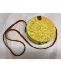 Rotan damestas geel - wit, 18 cm rond, met schouderband